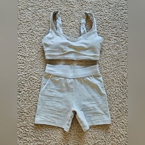 Alo Soft Light Gray  Sports Bra & Shorts Set Autentic